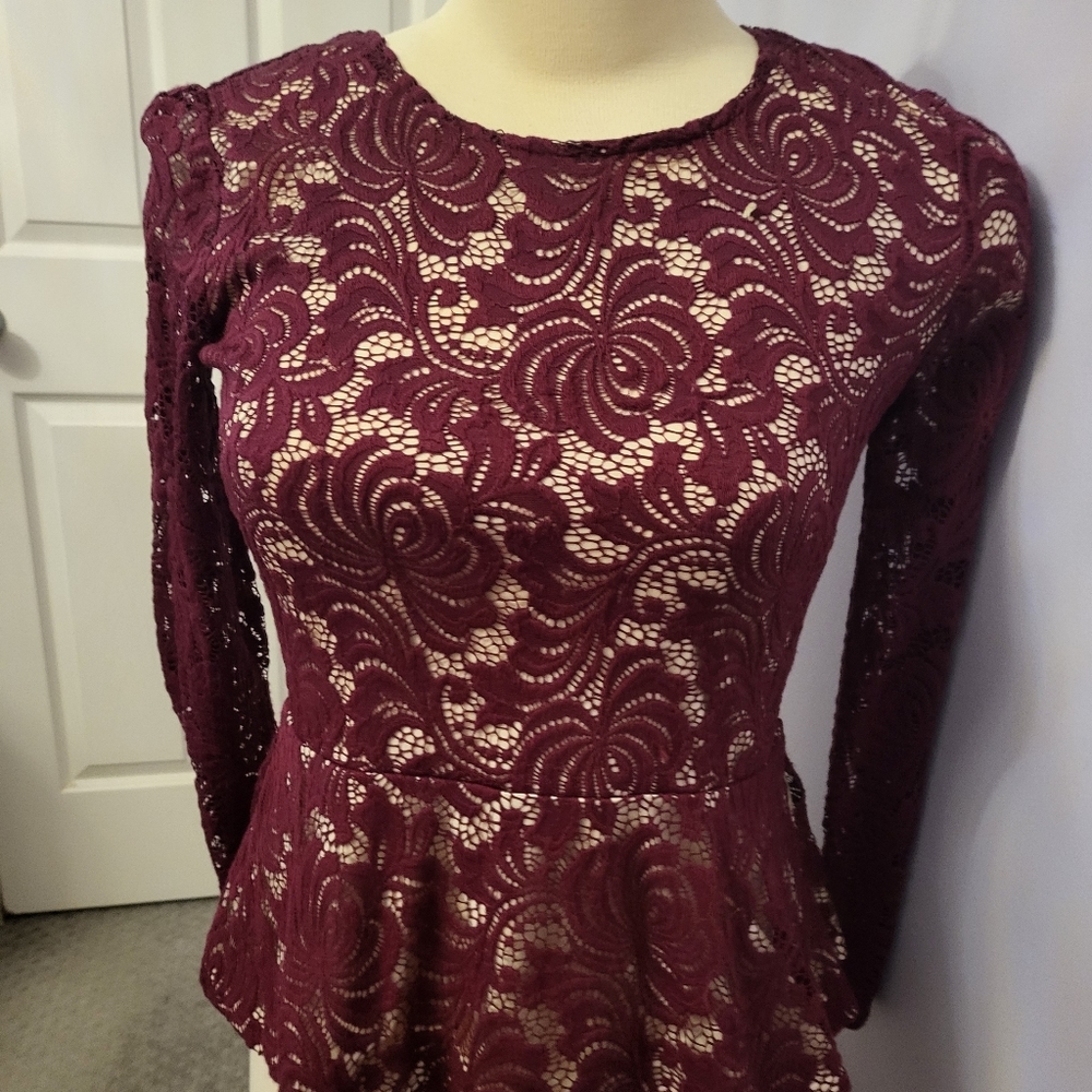 women's top - Picture 4 of 4